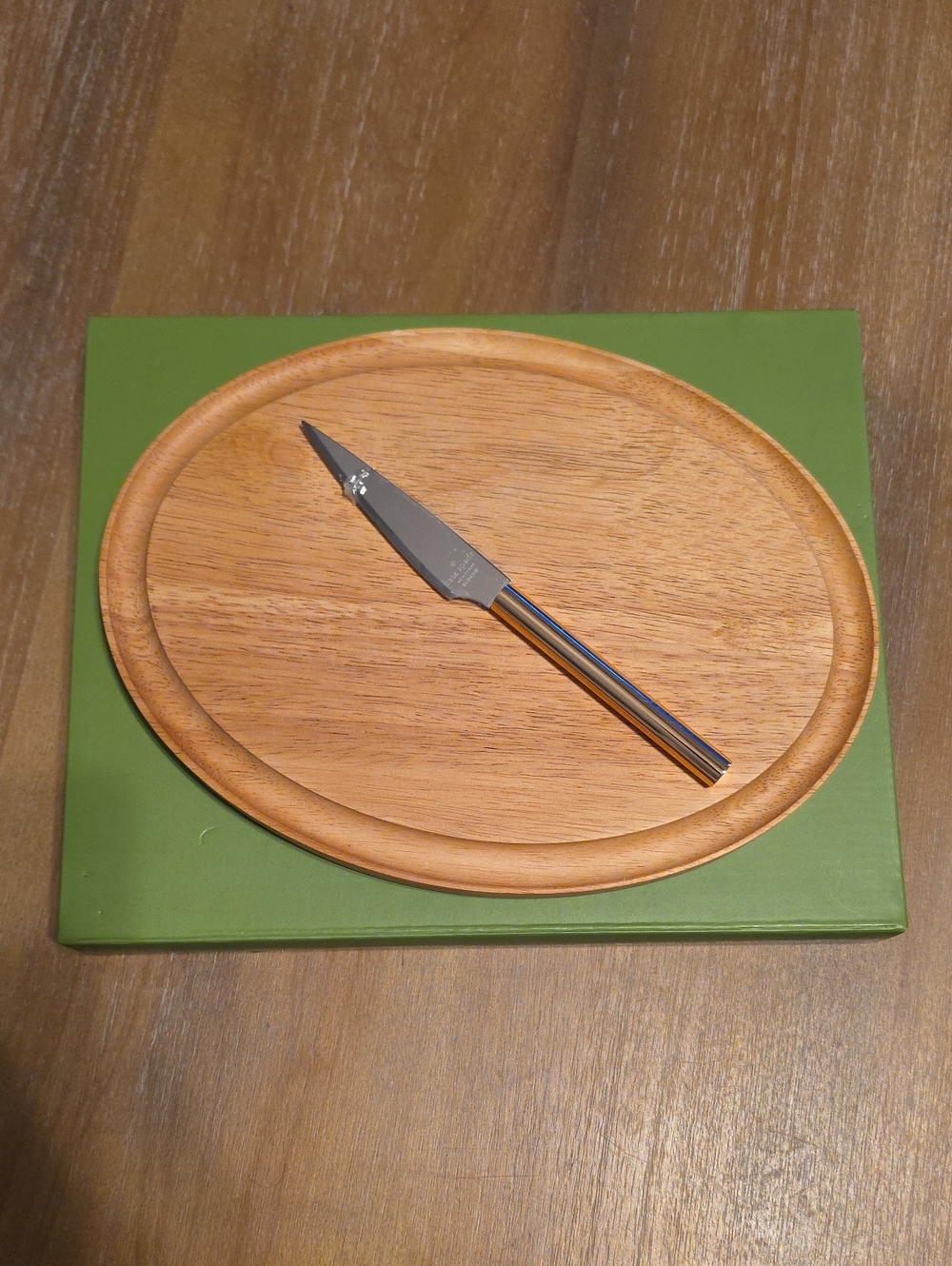 kate spade Wooden Oval Serving Board with Green Accent and Stainless Knife